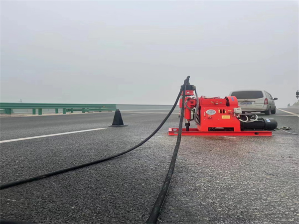 皋兰马路路基路面开裂下沉注浆加固灌浆